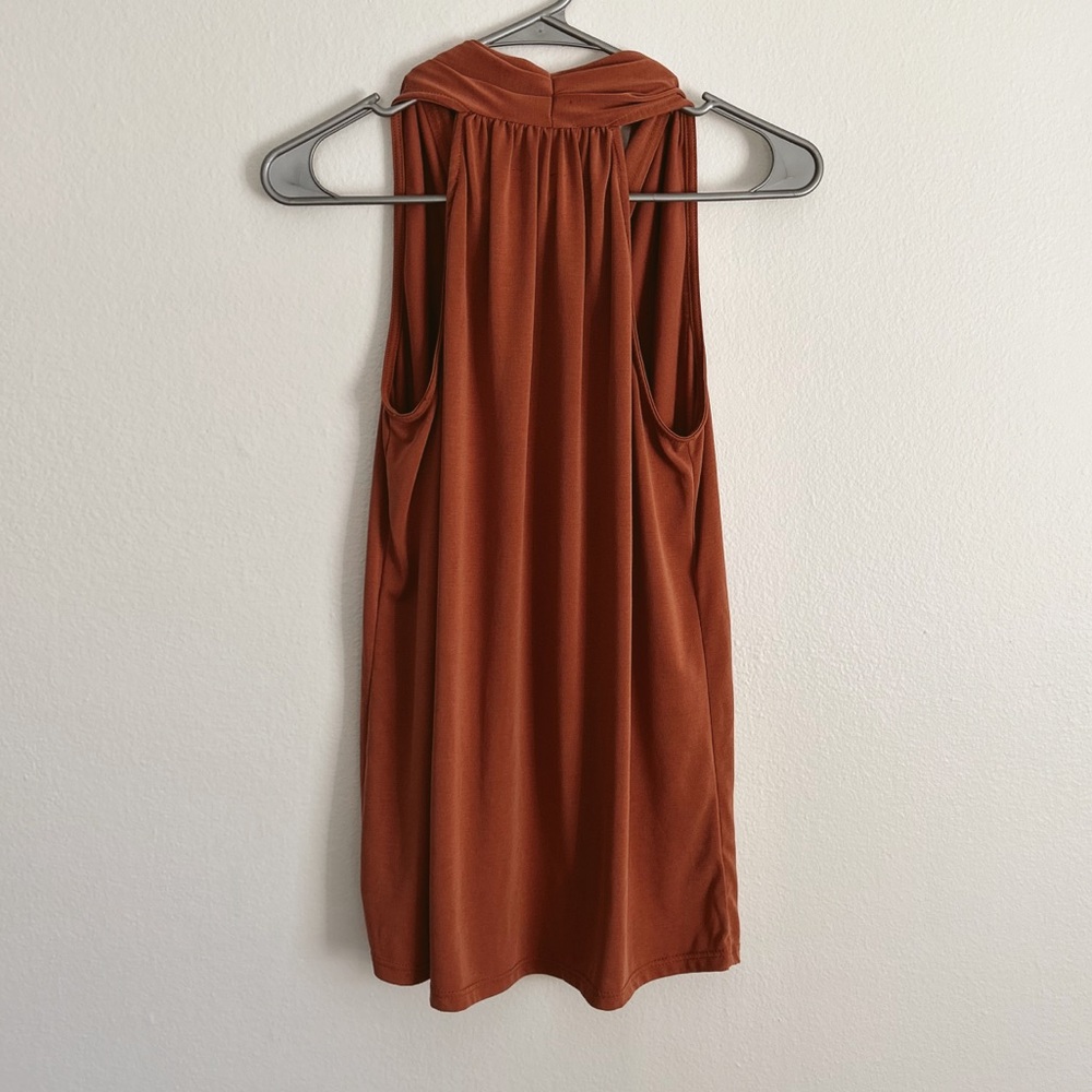 Green Envelope Women’s Sleeveless Top Size Small - Picture 3 of 3